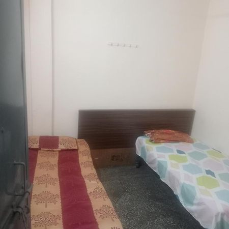 Ever Green Guest House Travel & Pg Nueva Delhi Exterior foto