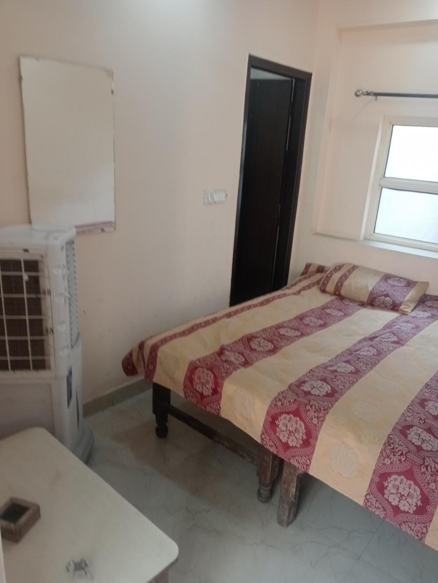 Ever Green Guest House Travel & Pg Nueva Delhi Exterior foto