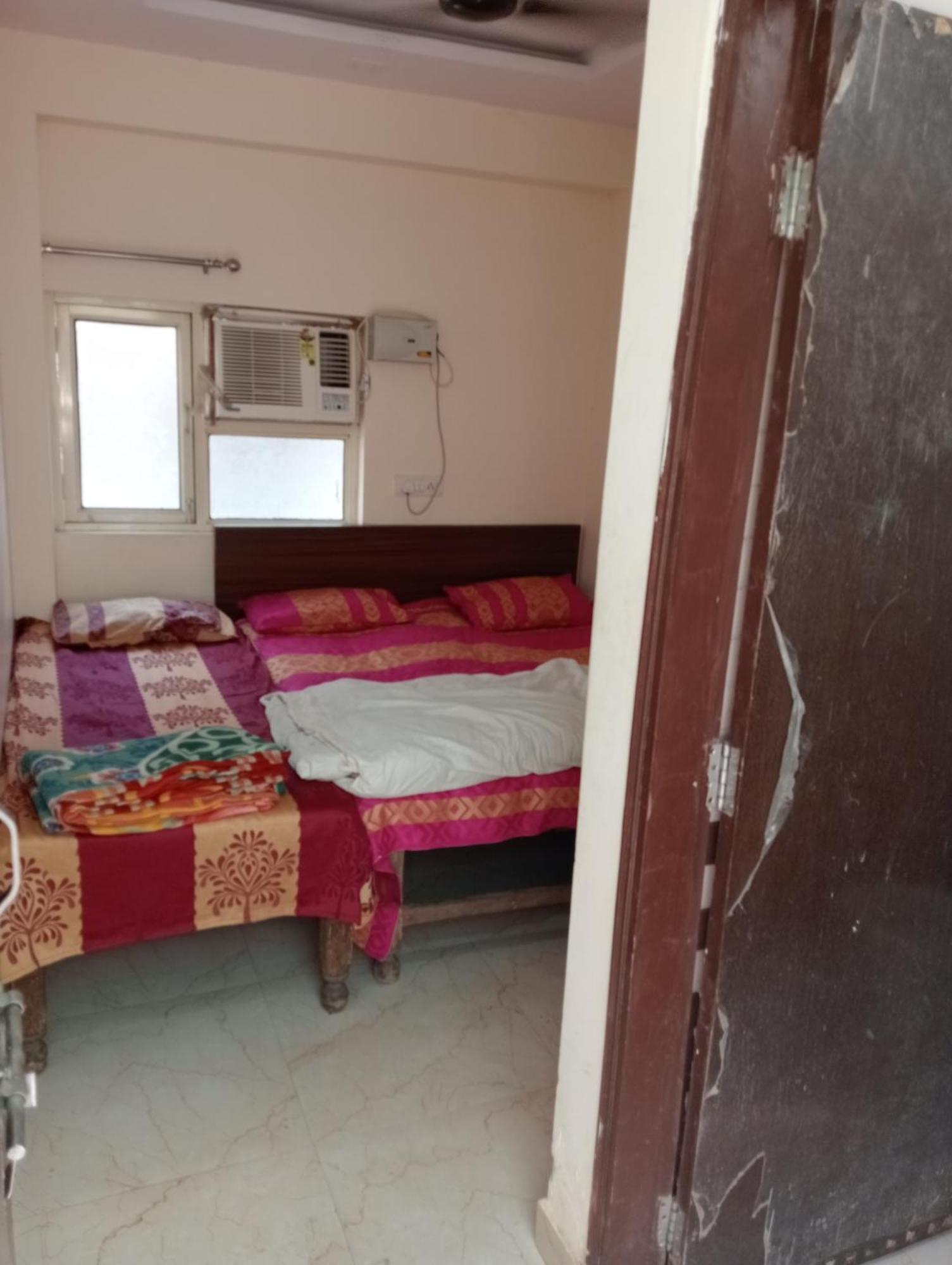 Ever Green Guest House Travel & Pg Nueva Delhi Exterior foto