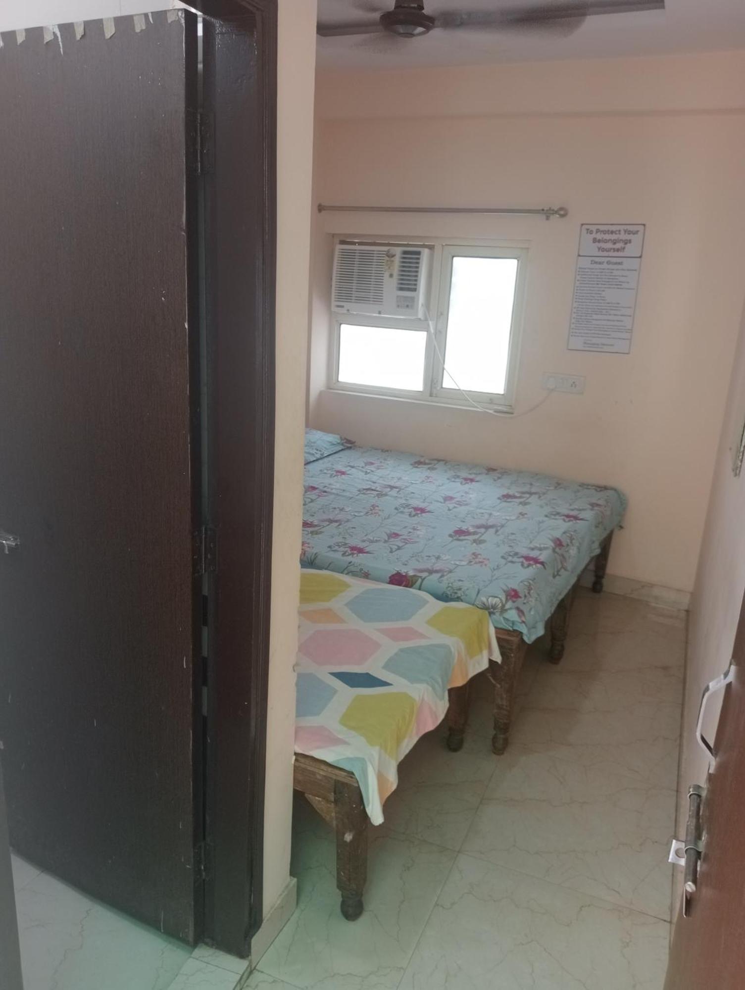 Ever Green Guest House Travel & Pg Nueva Delhi Exterior foto