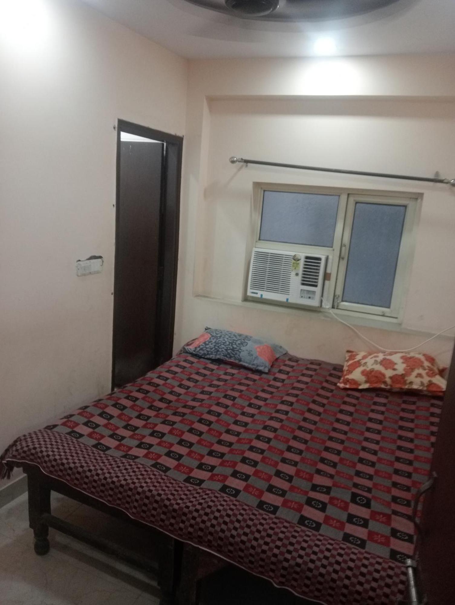 Ever Green Guest House Travel & Pg Nueva Delhi Exterior foto
